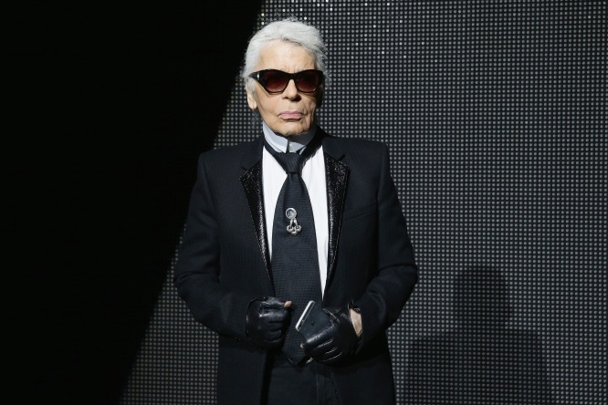 PARIS, FRANCE - JANUARY 23: Karl Lagerfeld attends the Dior Menswear Fall/Winter 2016/2017 fashion show at Tennis Club de Paris on January 23, 2016 in Paris, France. (Photo by Vittorio Zunino Celotto/Getty Images) *** Local Caption *** Karl Lagerfeld
